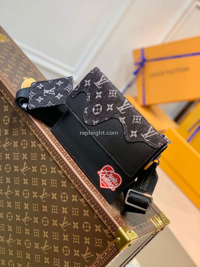 LOUIS VUITTON-M81013 루이비통 블랙 모노그램 데님 트리오 파우치