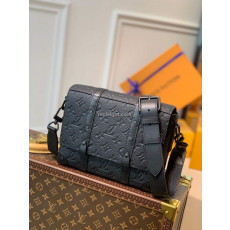 LOUIS VUITTON-M57726 루이비통 블랙 모노그램 토뤼옹 트렁크 메신저