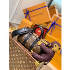 LOUIS VUITTON-M80118 루이비통 모노그램 키폴 나노 백