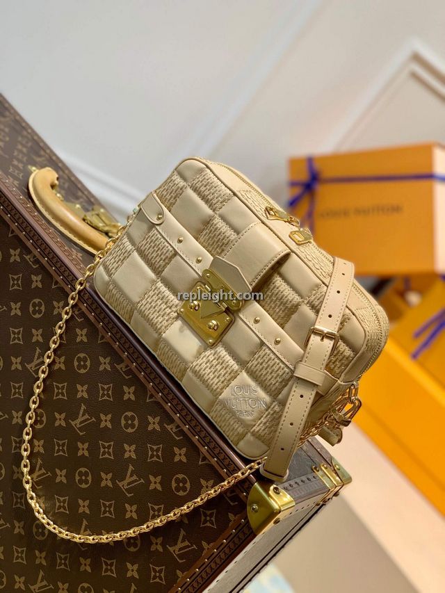 LOUIS VUITTON-M59111 루이비통 베쥬 다미에 퀼트 트로카 MM 핸드백