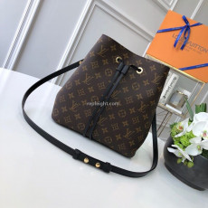 LOUIS VUITTON-M44020 루이비통 모노그램 네오노에 크로스 바디백 블랙