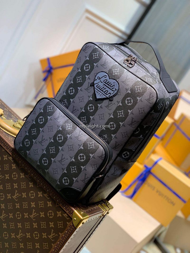 LOUIS VUITTON-M45962 루이비통 모노그램 스트라이프 이클립스 유틸리터리