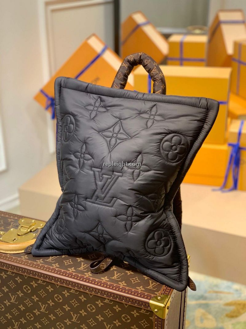 LOUIS VUITTON-M58981 루이비통 블랙 모노그램 에코닐 백팩