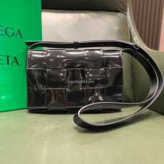 BOTTEGA VENETA-578004 보테가 베네타 블랙 CASSETTE BAG 카세트