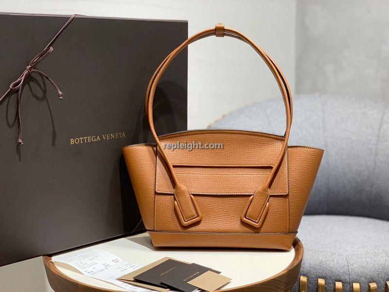 BOTTEGA VENETA-580725 보테가 베네타 카라멜 Arco 아르코 33 탑 핸들백