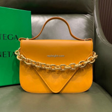 BOTTEGA VENETA-667398 보테가 베네타 코브 마운트 미디엄 엔벨롭 백