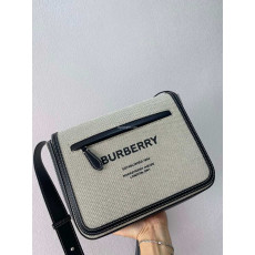 BURBERRY-80420361 버버리 블랙 스몰 호스페리 프린트 코튼 캔버스 메신저 백