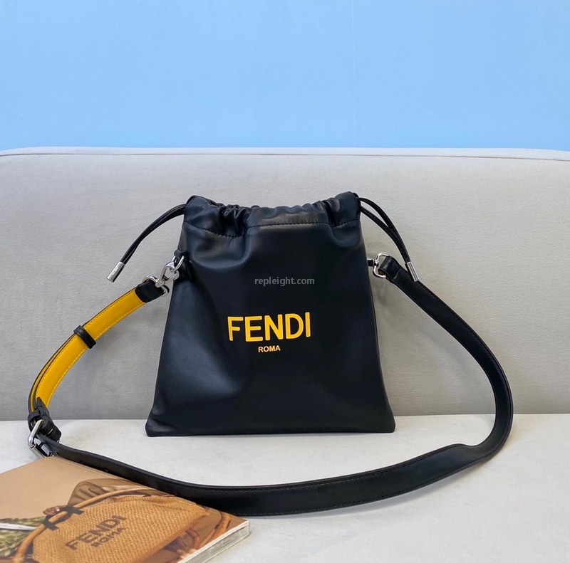 FENDI-7VA510 펜디 블랙 팩 스몰 파우치 백