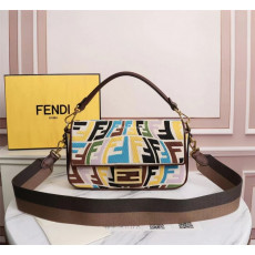 FENDI-8BR600 펜디 멀티 컬러 FF 피시아이 모티프 캔버스 미디엄 바게트 백