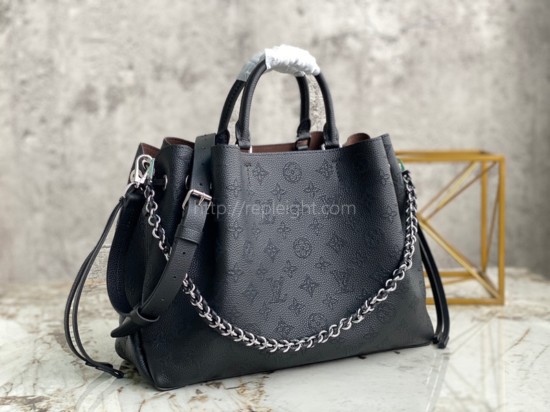 LOUIS VUITTON-M59200 루이비통 마히나 송아지 가죽 벨라 토트