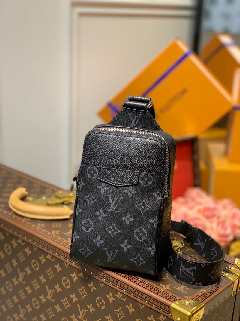 LOUIS VUITTON-M30741 루이비통 모노그램 타이가라마 아웃도어 슬링 백