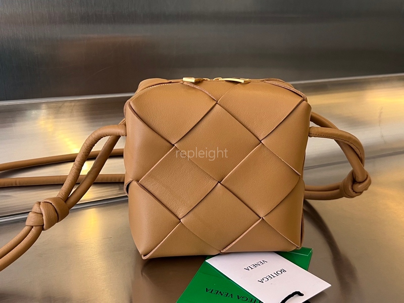 BOTTEGA VENETA-701915VCQC22593 미니 카세트 카메라 백