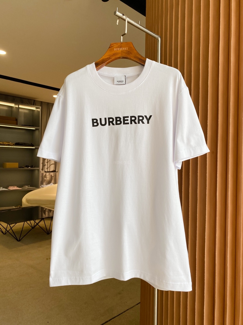 BURBERRY - 버버리 80567241 로고 프린트 코튼 티셔츠