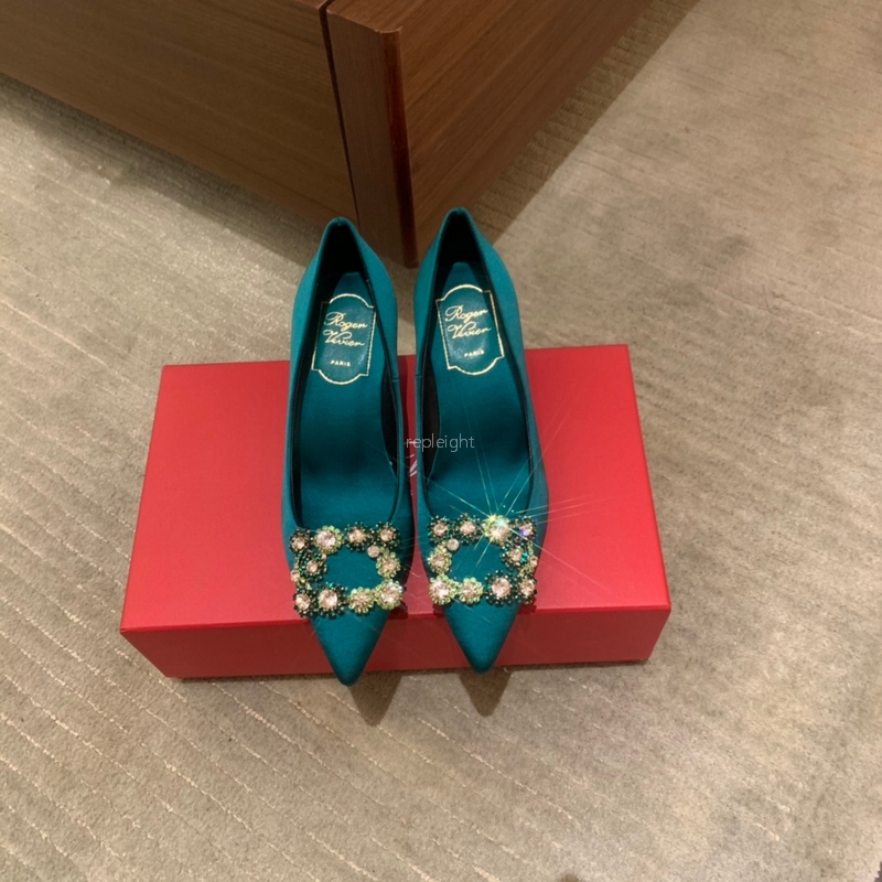 로저 비비에 - Roger Vivier 플라워 스트라스 버클 펌프스  힐 6.5CM (6)