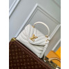 LOUIS VUITTON-M21797 홀드 미