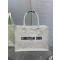 DIOR- 디올 M1296ZEIE_M933 Medium Dior Book Tote